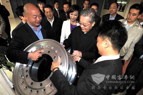 周光召询问诺德轮毂对于技术研发的创新模式