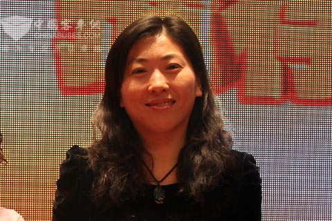 上海日野公司代表上台领奖