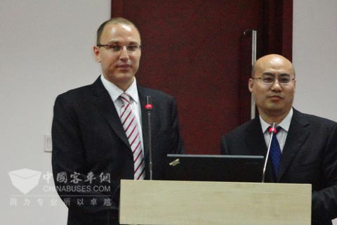 福伊特驱动中国公路事业部总监安德睿介绍液力缓速器相关情况