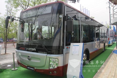 装配艾里逊自动变速箱的福田BJ6123C7BTD客车