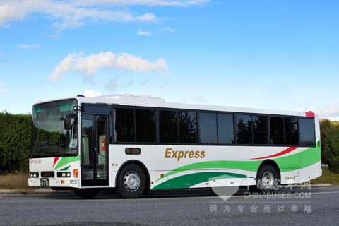 装配艾里逊自动变速箱的日本高速线路公交车