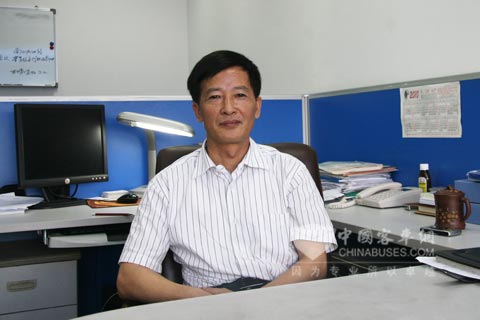 浦东杨高公交公司机务经理戴根宝