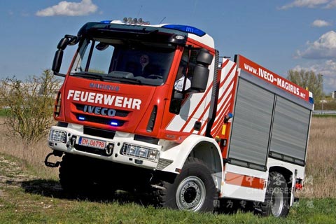 装配艾里逊变速箱的依维柯马基路斯消防车