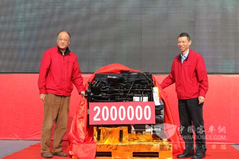 东风康明斯第200万台发动机下线活动举行