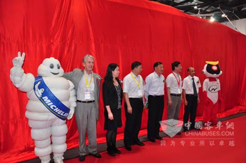  米其林高级副总裁夏茂廷与海格客车高层