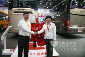 康明斯旗舰动力完美匹配“龙威”客车