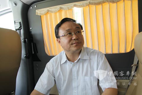 黄海轻型客车研究院孙湘菓院长