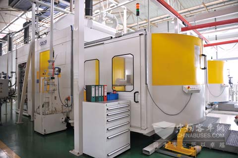 锡柴GROBG700双主轴加工中心