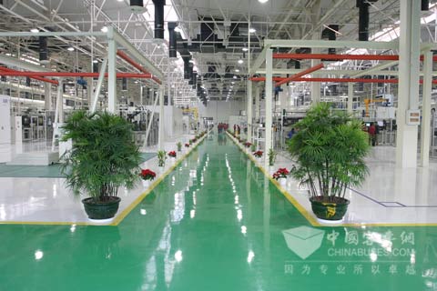 　锡柴现代化车间