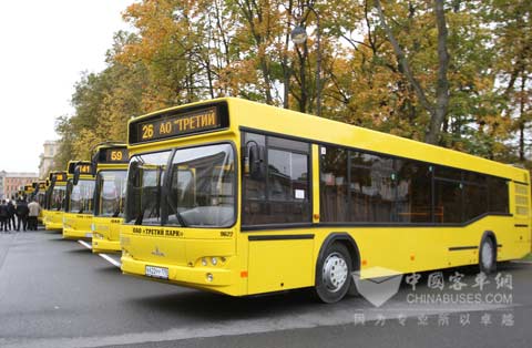 装配艾里逊T325R全自动变速箱的全新玛斯103型客车