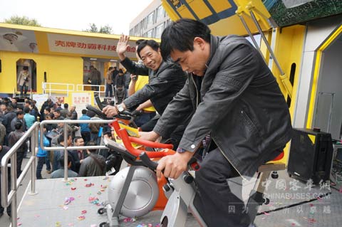 2014壳牌第四届"寻找最劲霸卡车司机"活动卡车司机现场比拼