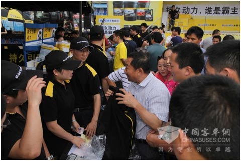 "持久动力，谁是霸主？"活动吸引众多卡车司机踊跃参与