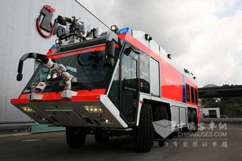 FLF Z8 XXL机场紧急救援消防车装配了艾里逊4800系列变速箱