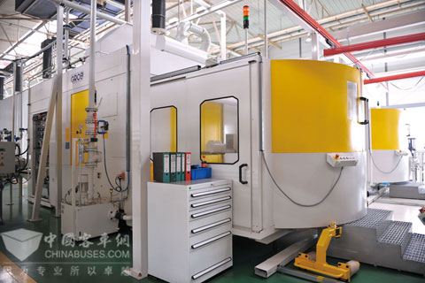 锡柴GROBG700双主轴加工中心