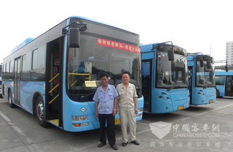 无锡公交公司保修厂厂长顾德锋、保修厂书记周忠民