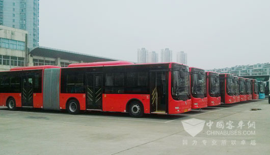 法士特液力自动变速器驱动“巨无霸”公交