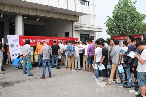 盐城公交的技术人员及驾驶员积极参与活动