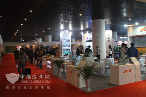 节能与新能源汽车成果展零部件企业展示大厅