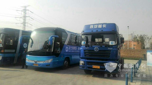 活动现场的商用车均配装双特FC6A系列液力自动变速器