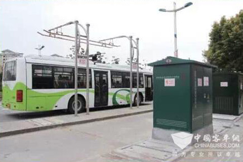 上海崇明城桥1号公交线配备的TN-QCZ03充电站