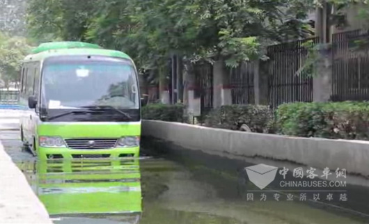 E7纯电动客车0.5米涉水试验